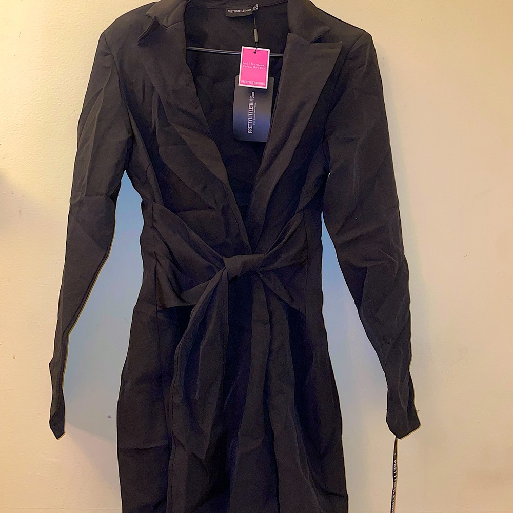 Pretty Little Thing black Dress with belt